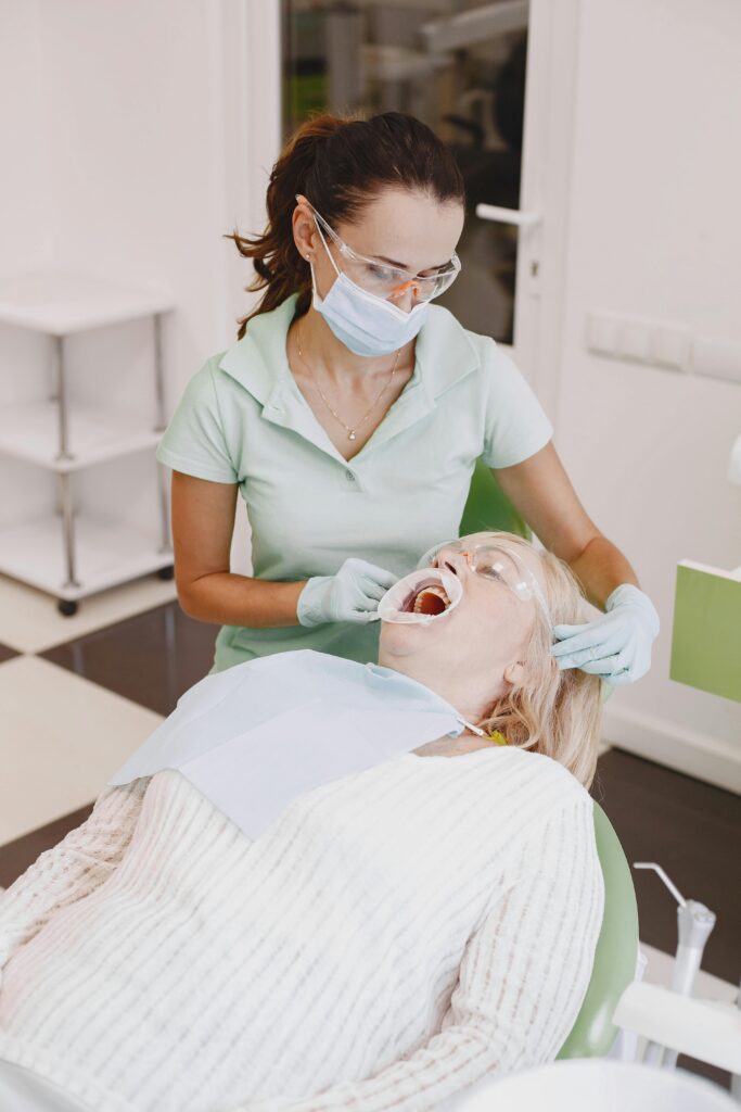 Mjek/e Stomatologe — Azure Dental Atelier