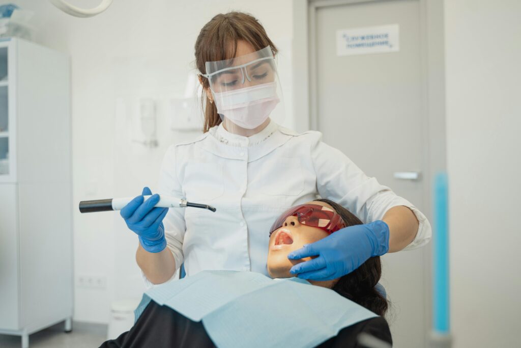 Mjek/Asistente Dentare — Duraj Dental